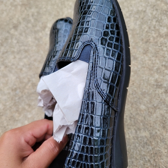 Comfortview Women's Black Loafers - Picture 10 of 11